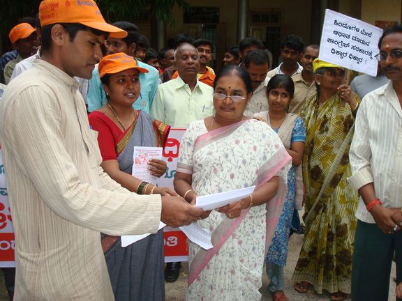 Mr. Chandu Moger and HJS members submitting memorandum to the Tahsildar